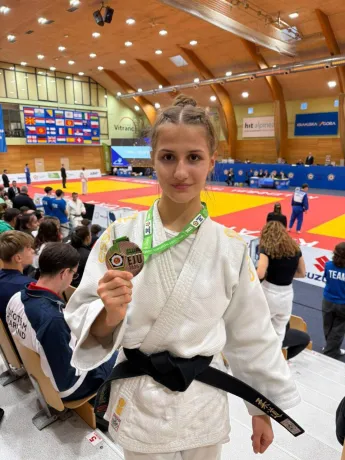 17-летняя оренбурженка Надежда Мишенькина заняла третье место в Кубке Европы по дзюдо